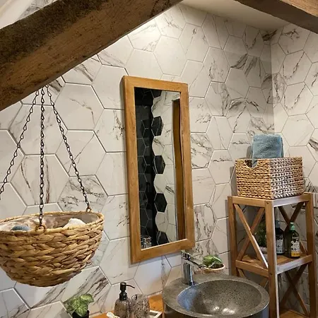 Love Room Сент-Аман-лез-О